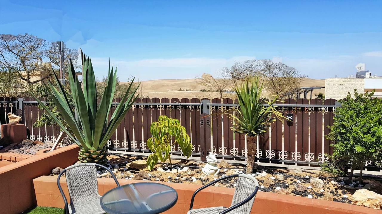 Dead Sea Sun Guest House Arad Exterior foto